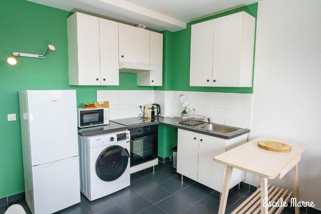 Escale-Marne Fr - 202 - Free Parking - Free Luggage Storage - All Equipped - Linen Included - Washing Machine - 10Mn Walk Metro 8 - Rer A - Panoramic View - From 1 To 14 Guests Maisons-Alfort Værelse billede